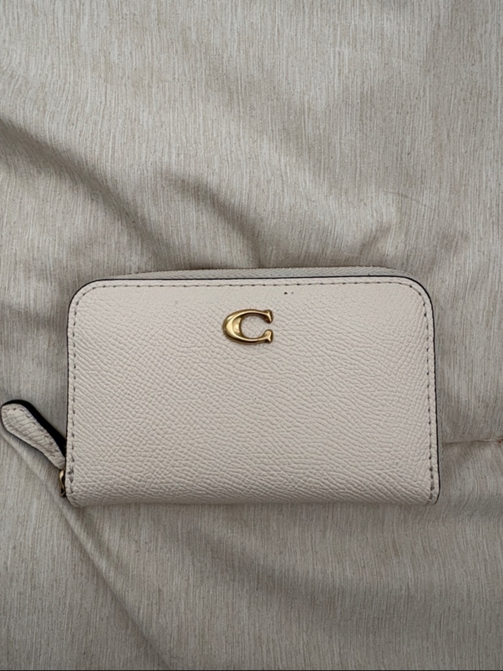 Coach Small Pebbled Leather Zip Wallet in Chalk